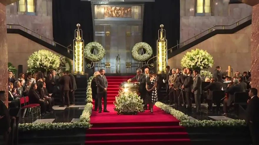 Los mexicanos, por fin, se despiden de su “Príncipe” José José