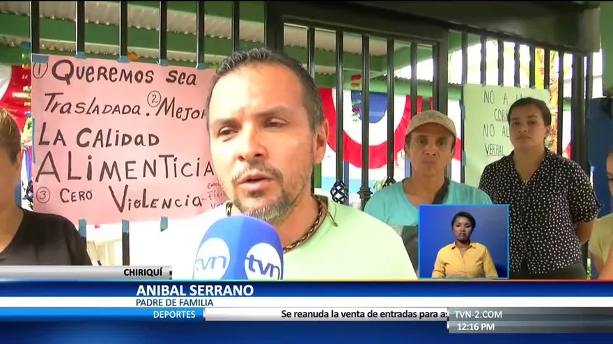 Padres de familia exigen remoción de directora en escuela Los Anastacios