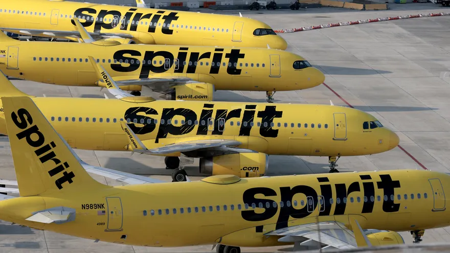 Spirit Airlines anuncia un "cierre gradual" de operaciones y cancela todos sus vuelos.