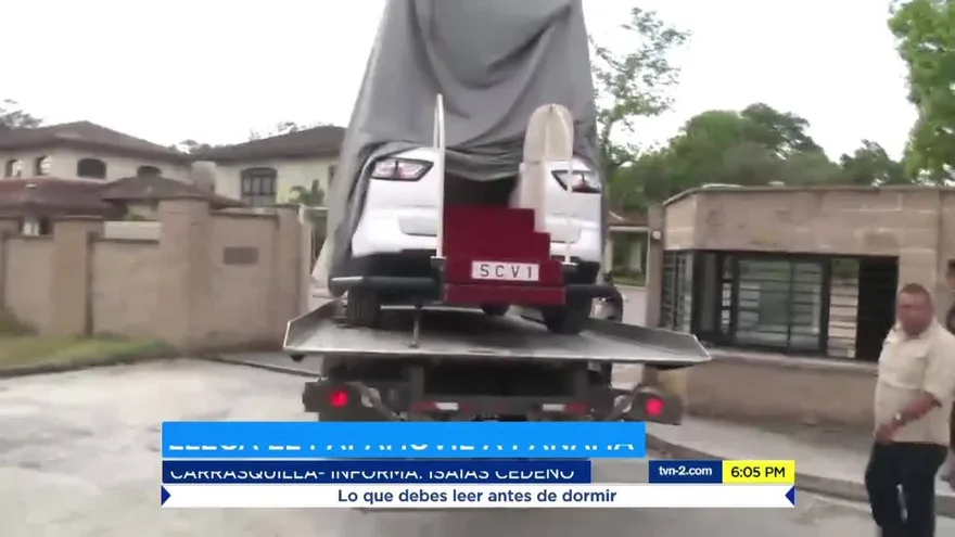 Llega a Panamá el papamóvil que transportará a Francisco