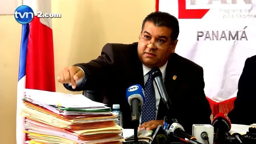 'Tuit-PAN' de Martinelli genera cadena de repudio