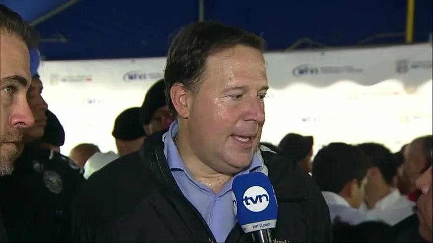 Varela entrega orden de proceder para viviendas y habla de temas nacionales