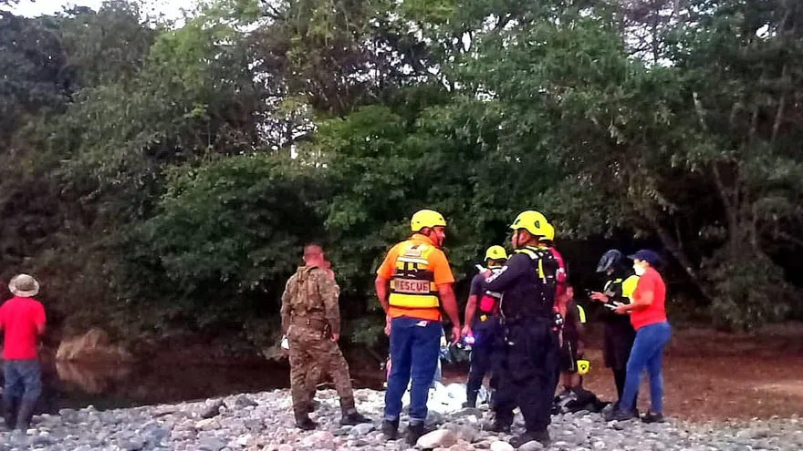 Personal de los estamentos de seguridad ubicaron el cuerpo sin vida del joven