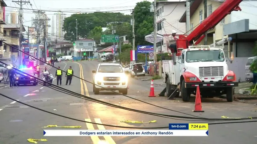 Accidente provoca cierre parcial de la Avenida de La Paz