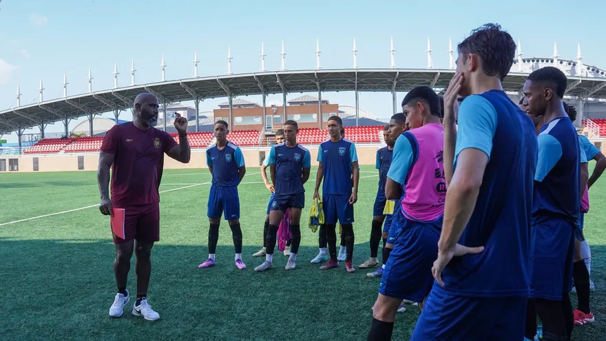 Felipe Baloy, DT de la Selección Sub-17 de Panamá,  invitado especial de TVMAX Deportes