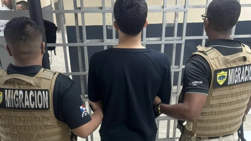Uno de los extranjeros expulsados bajo férreo operativo