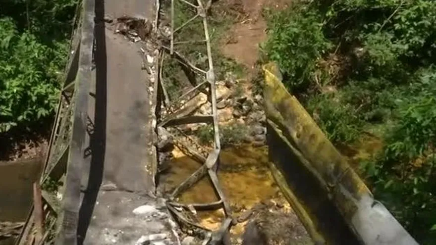 Colapsa puente en Villa Carmen de Capira