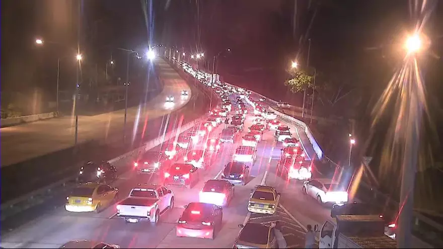Congestionamiento por trabajos en la vía Centenario