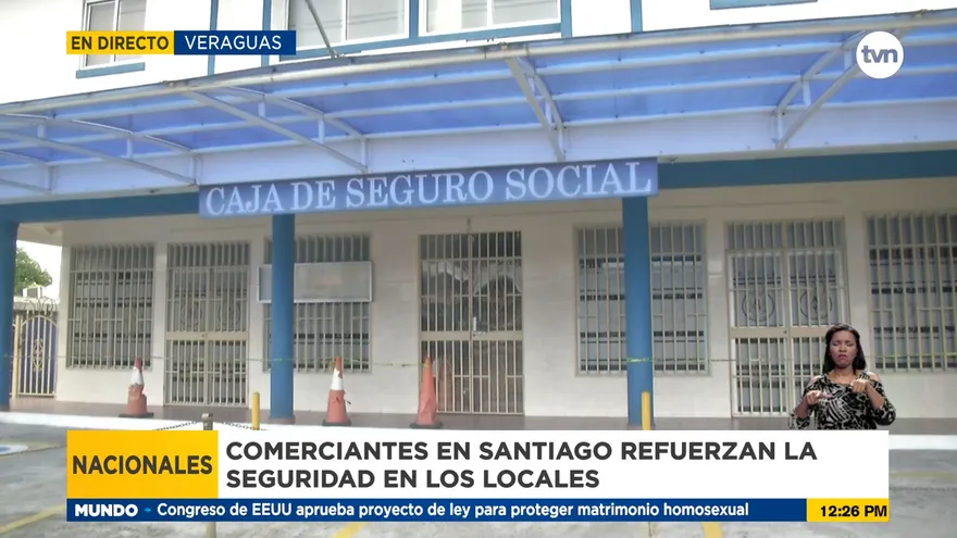 Comerciantes de Santiago refuerzan seguridad de los locales