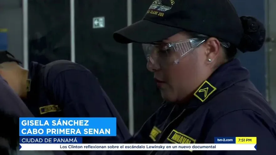 La mujer que se abrió paso en el mundo de la mecánica aeronaval