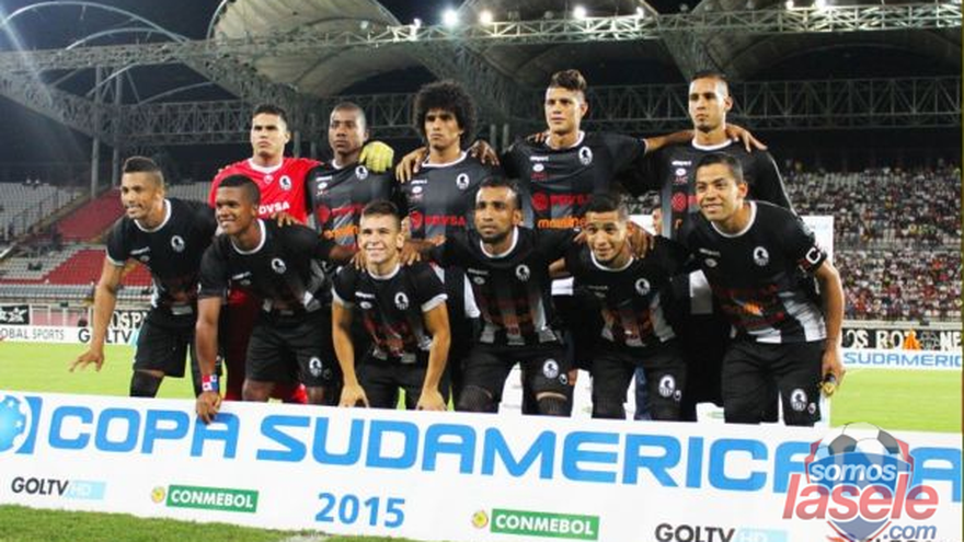 Ovalle y Clarke vieron acción en Copa Sudamericana