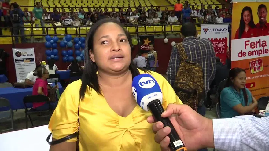 Panameños luchan por conseguir empleos