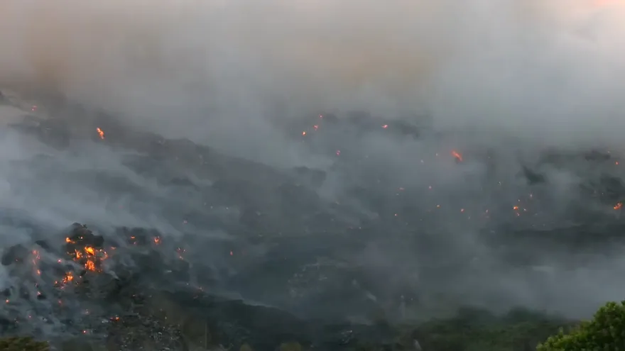 Nuevo aviso de vigilancia por la dispersión de humo y gases desde cerro Patacón