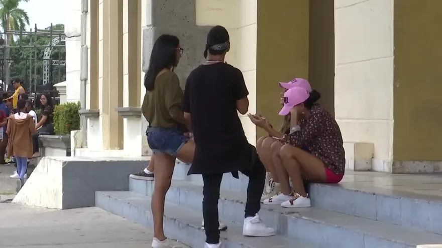 Seguidoras de Justin Bieber no duermen por hacer filas