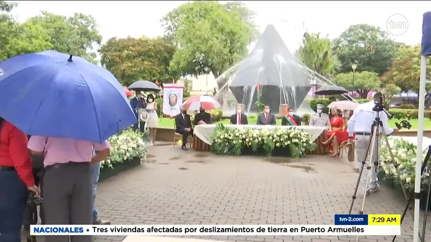 Rinden honores a la patria en Santiago de Veraguas