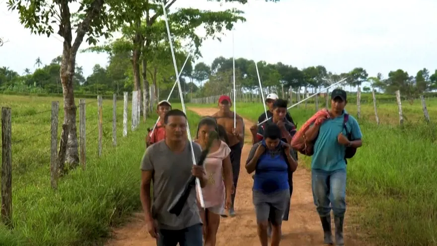 Indígenas nómadas, desplazados por la violencia en la Amazonía colombiana