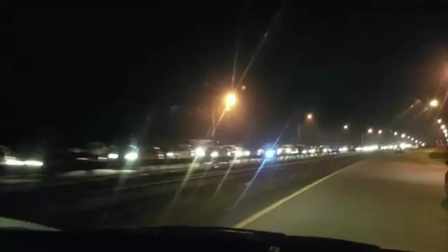 Camión dañado afecta tráfico en vía Centenario hacia la ciudad
