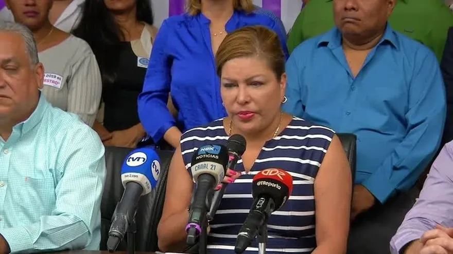 Alma Cortés fracasa en su intento de viajar a Estados Unidos