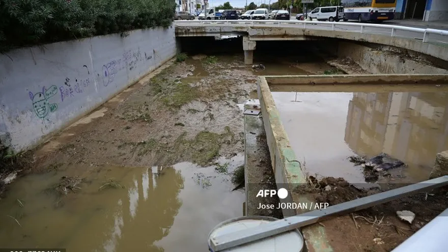 Las fuertes lluvias registradas en la región española de Valencia, en alerta roja por 'peligro extraordinario'.