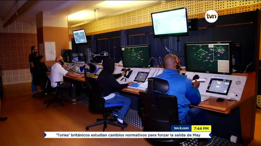 Controladores aéreos tienen una ley que los protege