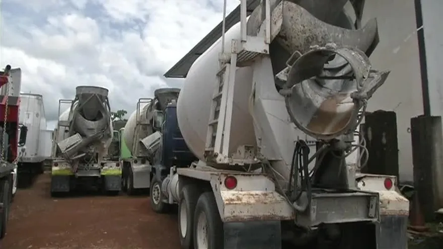 Retienen cinco concreteras utilizadas en obras del Canal ampliado