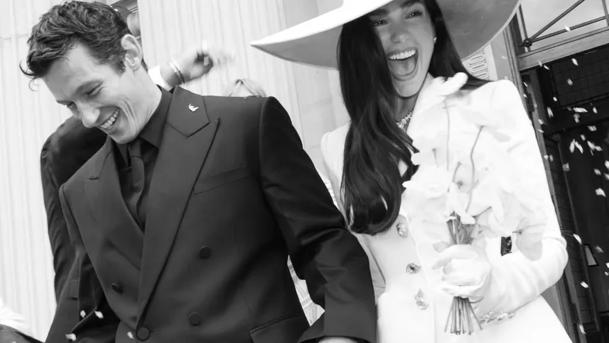 Primeras fotos de la boda de Dua Lipa y Callum Turner