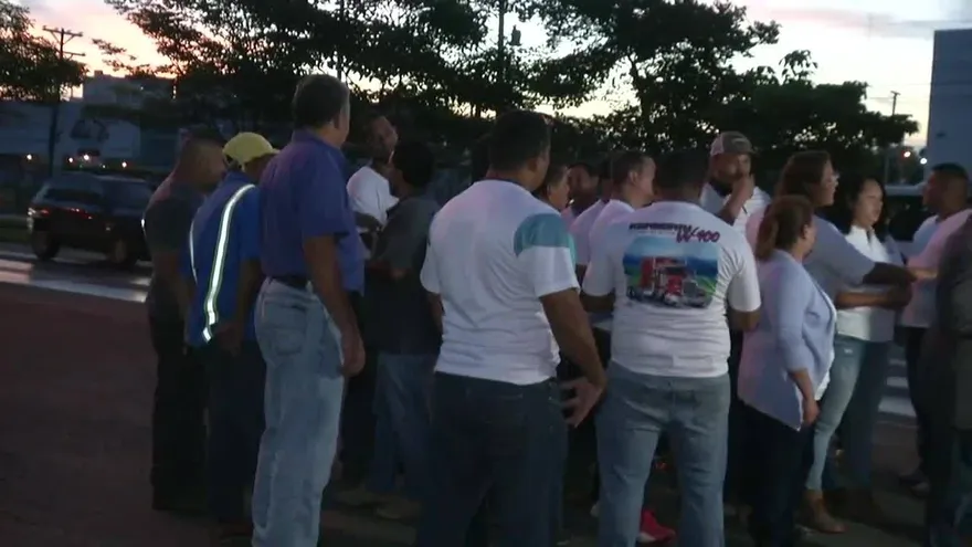 Transportistas de carga protestan en la vía Ricardo J. Alfaro