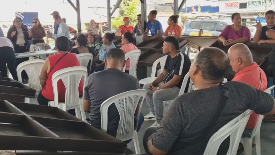 Comerciantes confían en que se cumplan los beneficios prometidos en reubicación de David.