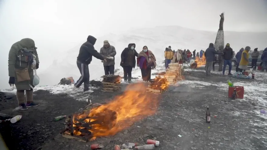 El mundo andino boliviano ruega a la Pachamama por el fin de la pandemia