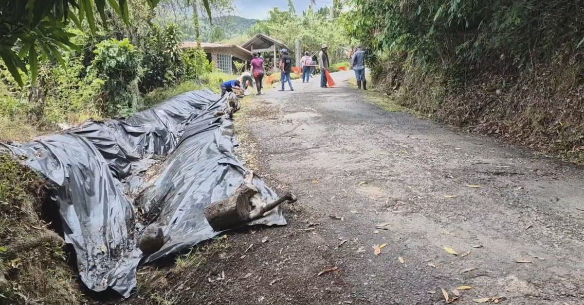 Moradores de Cerro Campana en Capira claman construcción de una vía al MOP