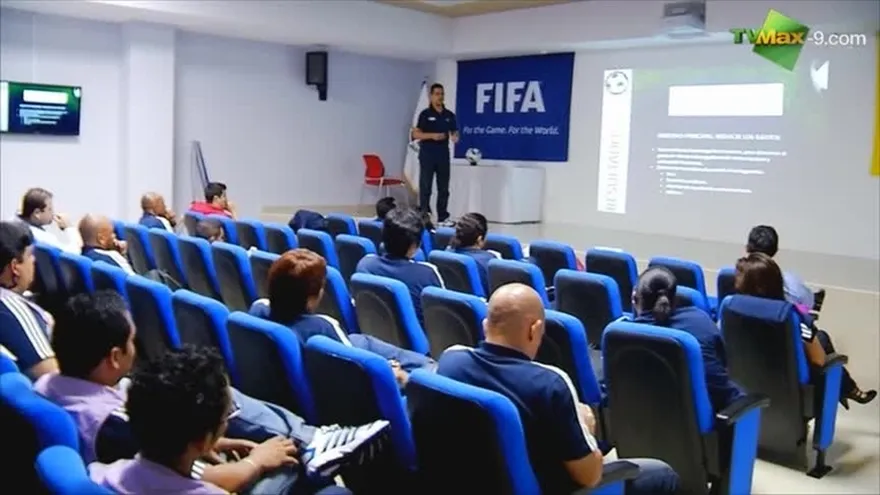 Seminario FIFA a equipos de la LPF
