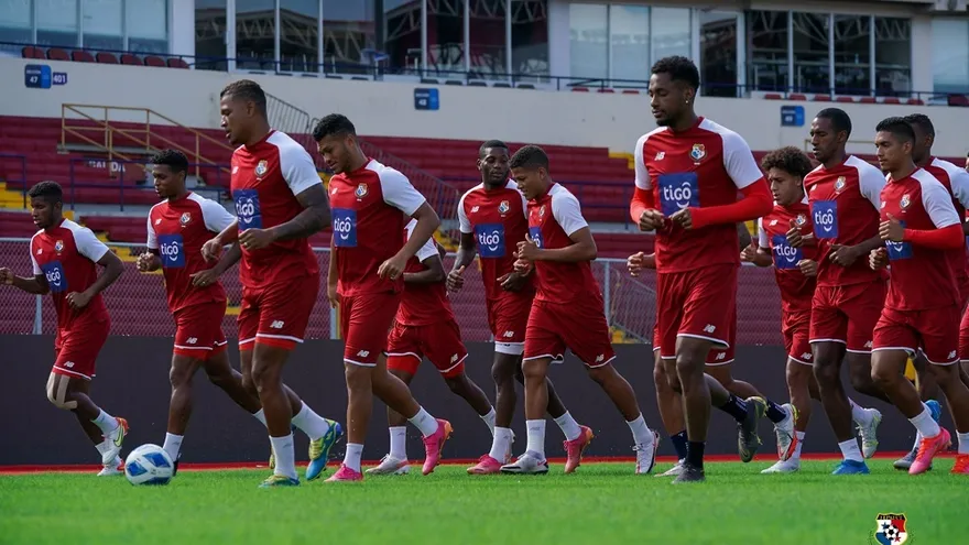 La selección nacional entrenó la mañana de este martes en el Rommel Fernández.
