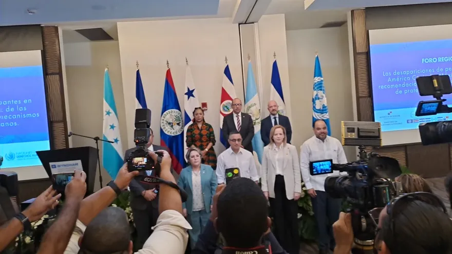 Participantes en el foro regional