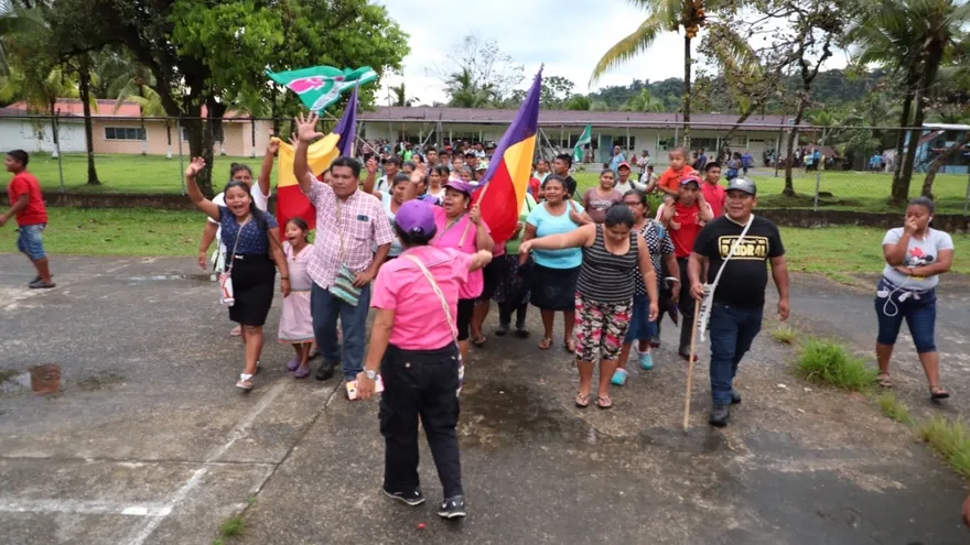 Simpatizantes del ganador extraoficial