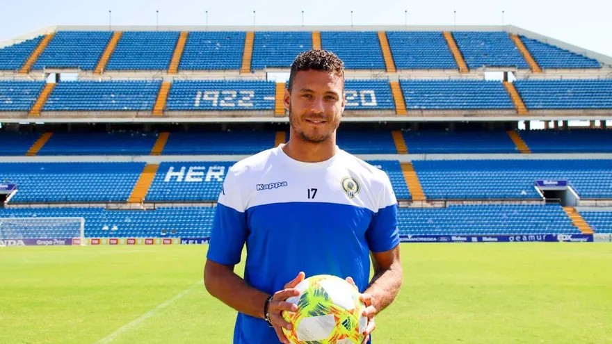 Defensa de la selección dominicana es presentado en España