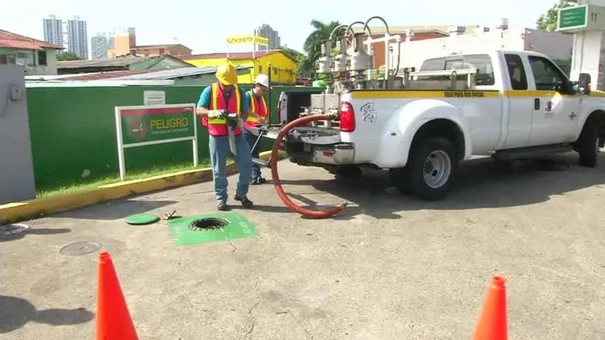 Acodeco realiza operativo en estaciones de combustible