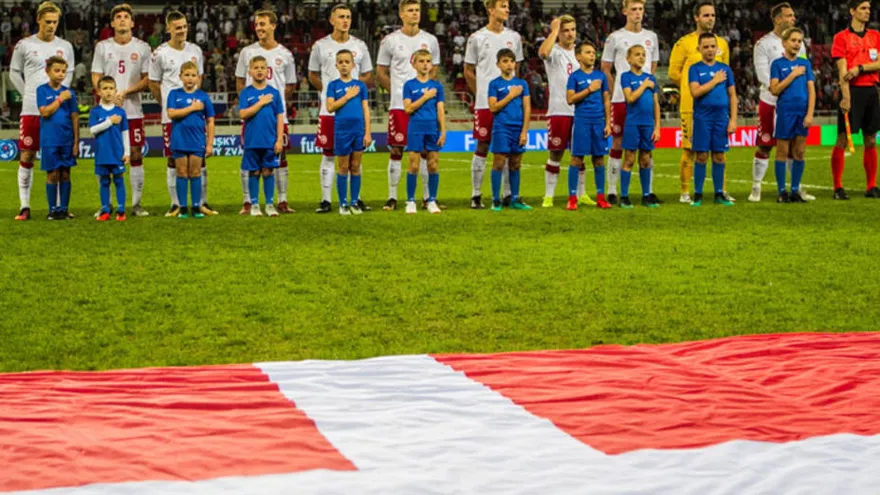 Dinamarca alineará equipo de gala contra Gales tras acuerdo con jugadores | Agencias