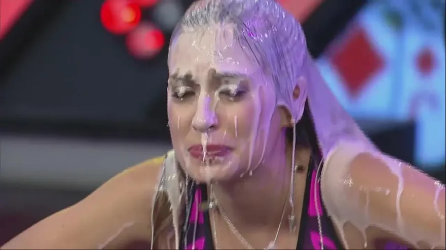 Disfruta de cada baldazo del juego Carta Mayor