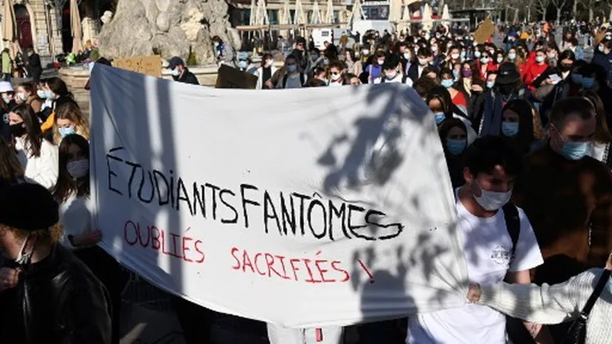 Estudiantes universitarios franceses