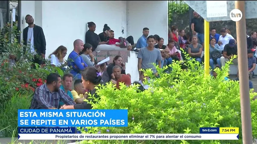 Extranjeros piden al gobierno ayuda para ir a sus países