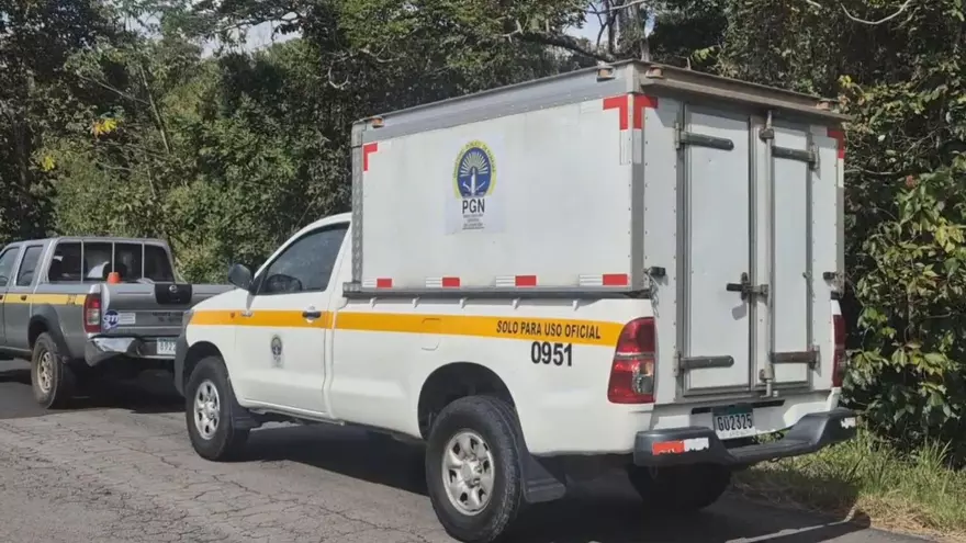 Vehículo fúnebre del Ministerio Público.