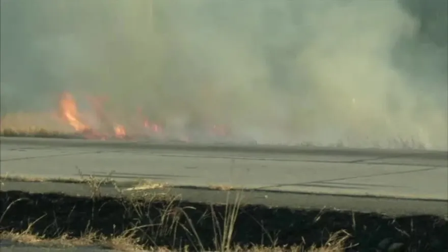 Aisladores afectados por las quemas, podrían producir apagones generales
