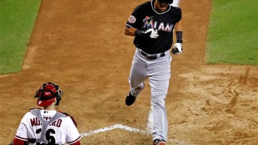 MLB: Marlins 6, Diamondbacks 5; Lee anotó una "rayita"