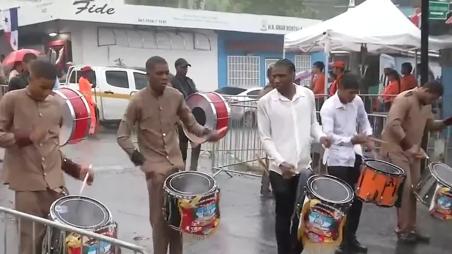 ¿Dónde quiere ver los desfiles patrios, en rutas o estadios?