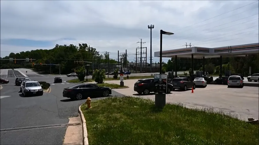 Pánico de automovilistas a escasez de gasolina en EEUU