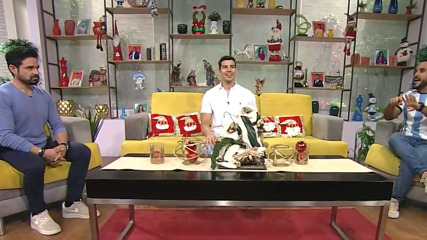 Los hombres del equipo de Jelou debaten sobre el foro