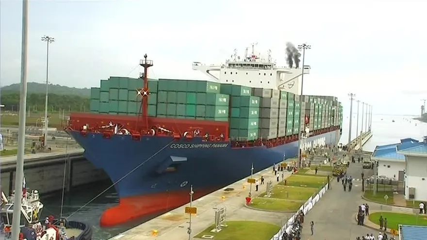 Dos buques neopanamax transitaron este lunes por el Canal Ampliado