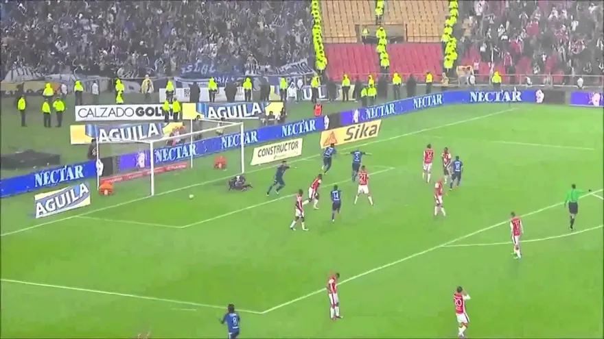 Román Torres vuelve a gritar gol en Colombia