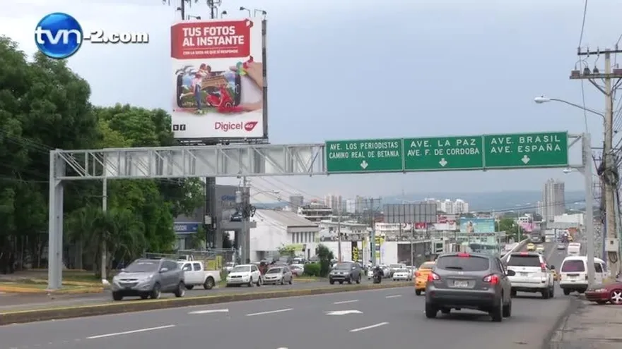 13,000 vallas operan sin permiso