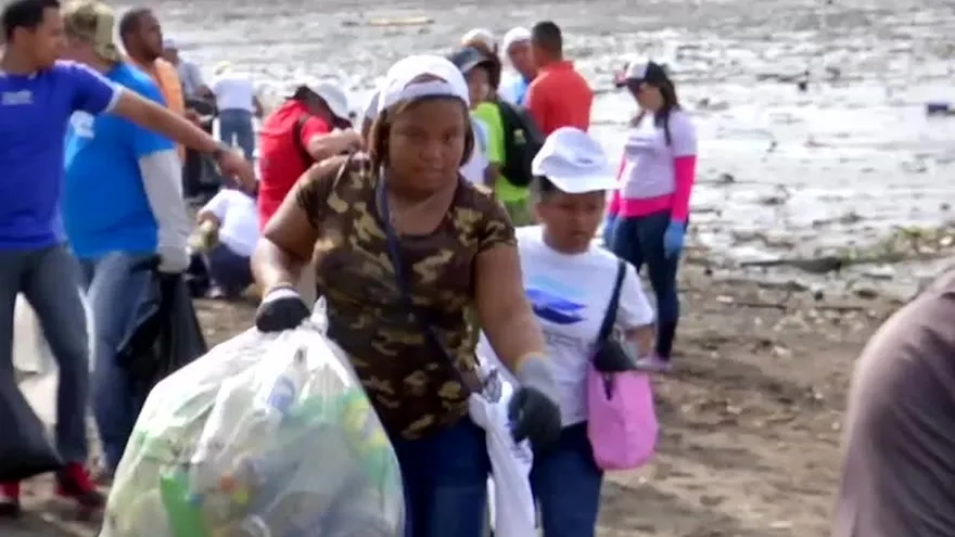Limpieza de playas a nivel nacionalLimpieza de playas a nivel nacional